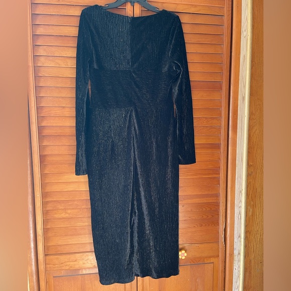 Black Halo Xander Metallic Long Sleeve Sheath Cocktail Dress
#157 - Picture 7 of 10